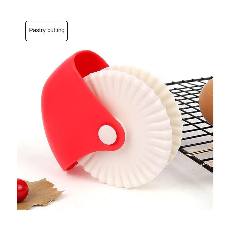 RUEDA CORTADORA MASA PASTELES PIZZA COCINA PANADERÍA ROJO Y BLANCO
