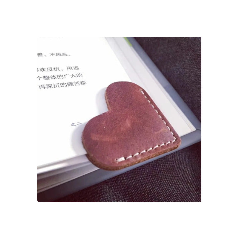 MARCAPÁGINAS CORAZÓN CUERO LIBROS AGENDA NOTAS PAPEL REVISTA CHOCOLATE CORAZON CUERO