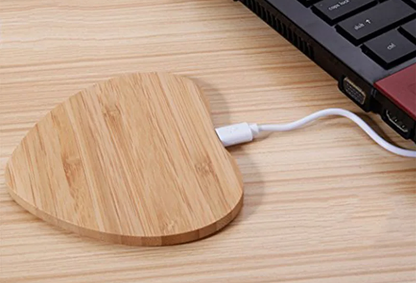 PX7000185 - CARGADOR INALAMBRICO CELULAR MADERA CORAZON - WIRELESS CELL PHONE CHARGER WOOD HEART | GIGAOUTLET GO