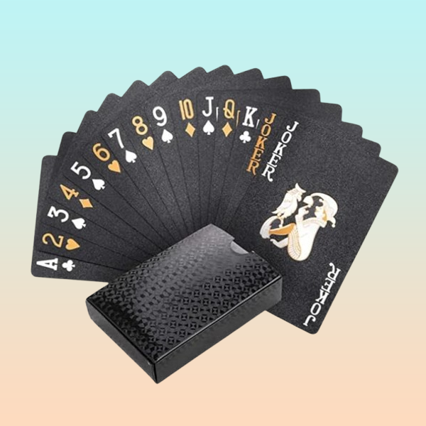 PX7000644 - JUEGO CARTAS POKER RIGIDAS IMPERMEABLES NEGRAS LUJO - POKER CARD GAME RIGID WATERPROOF BLACK LUXURY | GIGAOUTLET GO