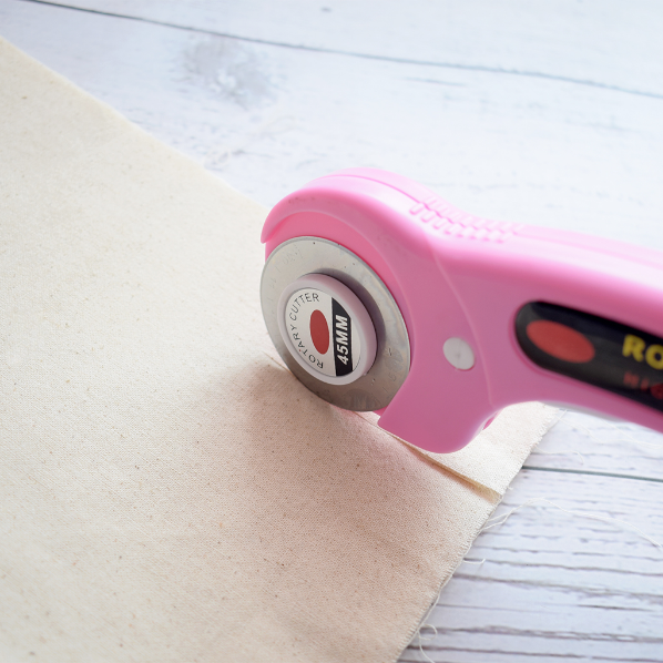 PX7000650 - CORTADOR ROTATIVO 45mm SASTRERIA COSTURA TELAS ROPA BRICOLAJE ROSA 45mm ROTARY CUTTER TAILORING SEWING FABRICS CLOTHING CRAFT PINK _ GIGAOUTLET GO